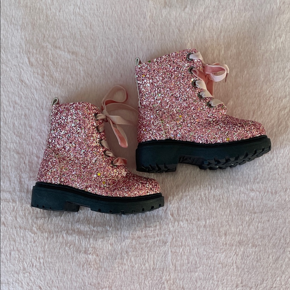 Glittery Pink Kids Boots** Bundle 5+ items and name your offer!!! 💖💞